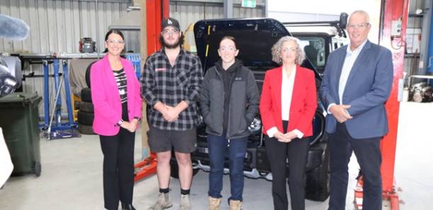 AFE Gippsland CEO Laura Macpherson, automotive apprentices Ben Schmitt and Emily O’Farrell, Senator Jess Walsh and TAFE Gippsland Board Chair Paul Buckley PSM.