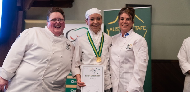 ACF Judge Belinda Clements (William Angliss) with Carmelle and Kellie.